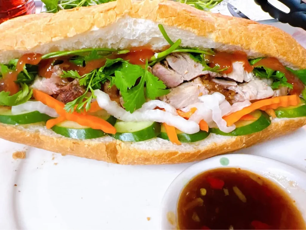 Top 7 Tiệm Bánh Mì Tại Huyện Mê Linh, Hà Nội Ngon Nức Lòng